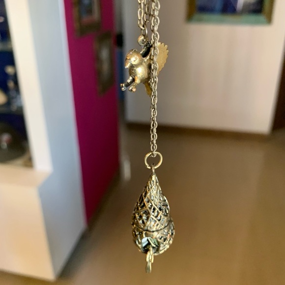 🐦 Baya Nest Necklace in Antique Gold Finish - Picture 2 of 7